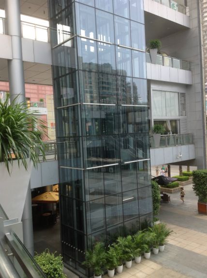 商场垂直电梯玻璃钢结构