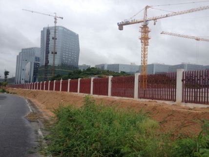 南方科技大学铁质刷漆围栏